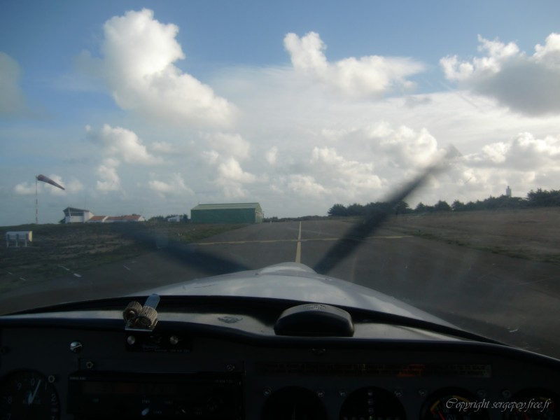 L'île d'Yeu - airport - 081011 (2)_C.JPG
